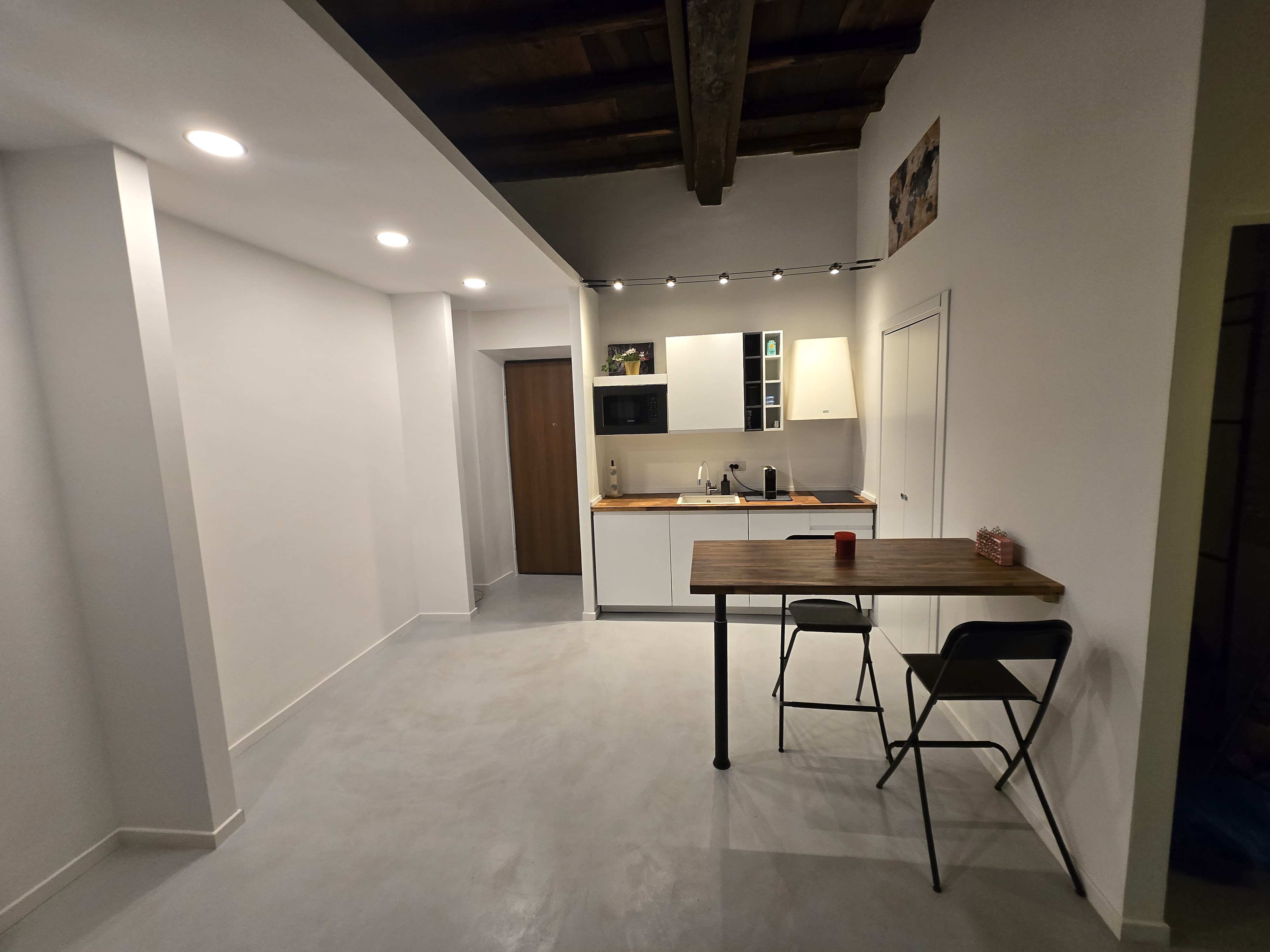 Cucina moderna e ben attrezzata
